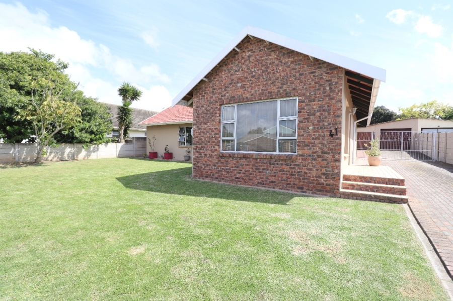 3 Bedroom Property for Sale in Kabega Park Eastern Cape